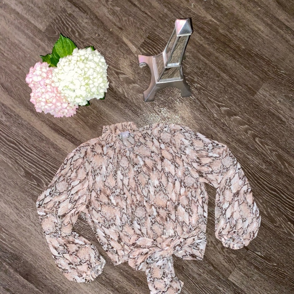 Women’s Blouse